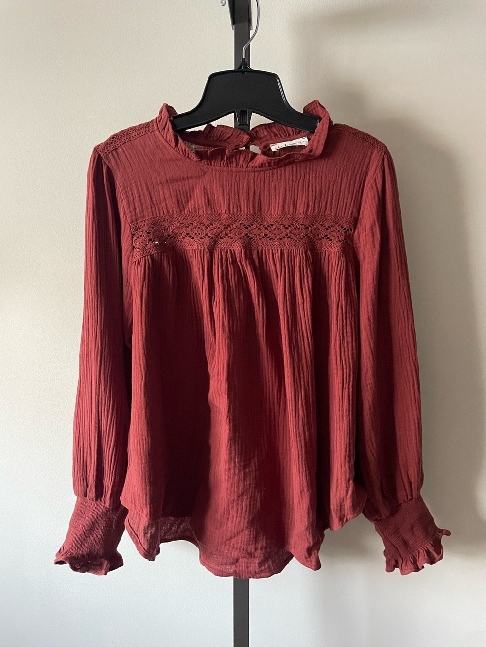 In Loom Gauze Ruffled Rust Red Crinkle Cotton Crochet Lace Smocked Cuff Blouse